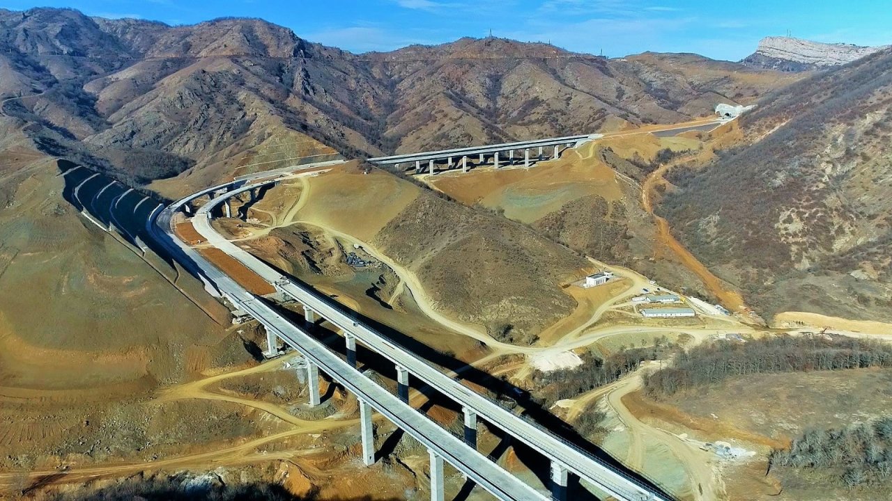 Şuşaya çəkilən yeni magistral yol  – FOTOLAR-VİDEO - foto 4