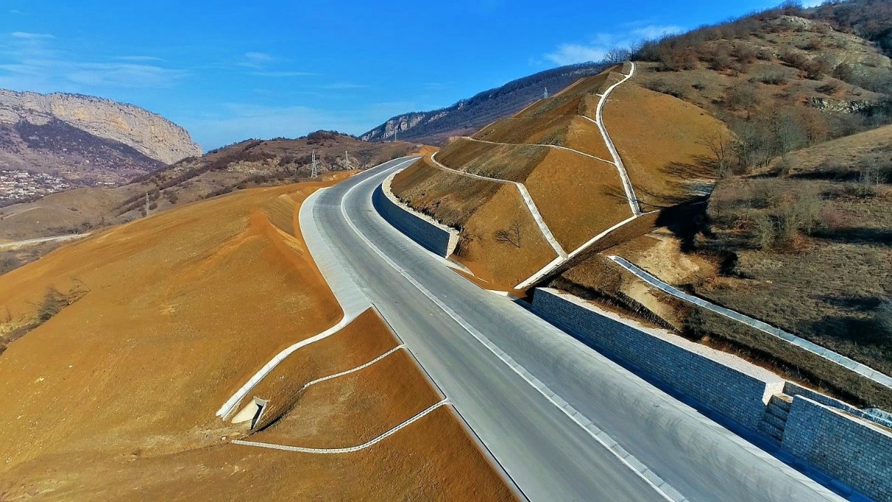 Şuşaya çəkilən yeni magistral yol  – FOTOLAR-VİDEO - foto 1