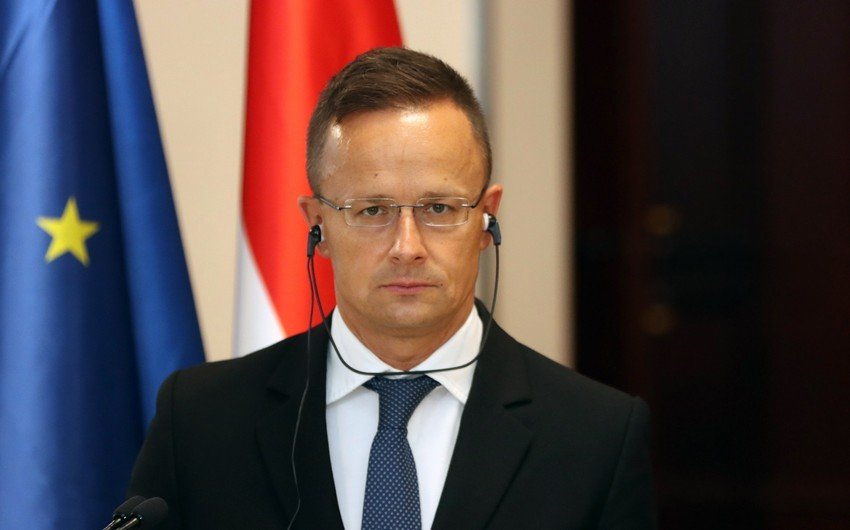 Siyarto: “Ən real ssenari Mərkəzi Avropaya çatdırılacaq Azərbaycan qazının hasilatını artırmaqdır”