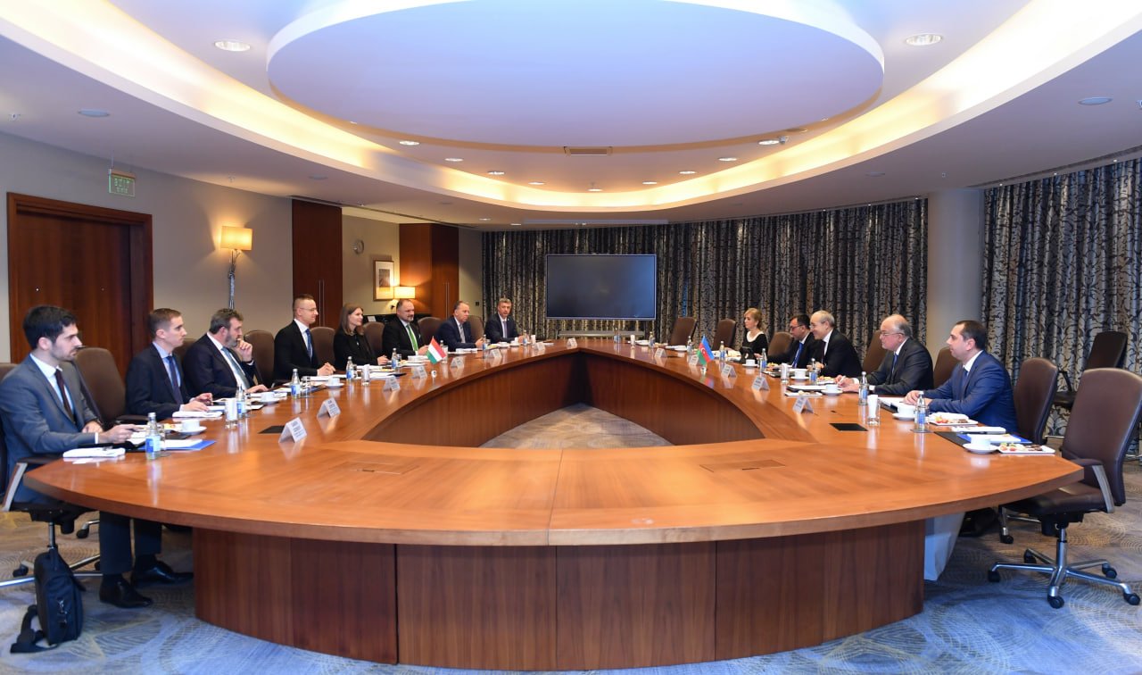 Azərbaycan Macarıstanla birgə layihələrin reallaşdırılmasını müzakirə edib - FOTO Azərbaycan Macarıstanla birgə layihələrin reallaşdırılmasını müzakirə edib - FOTO