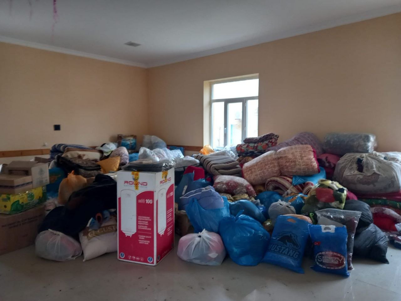 Kürdəmir sakinləri qardaş Türkiyəyə yardım kampaniyasına qoşuldu - FOTO