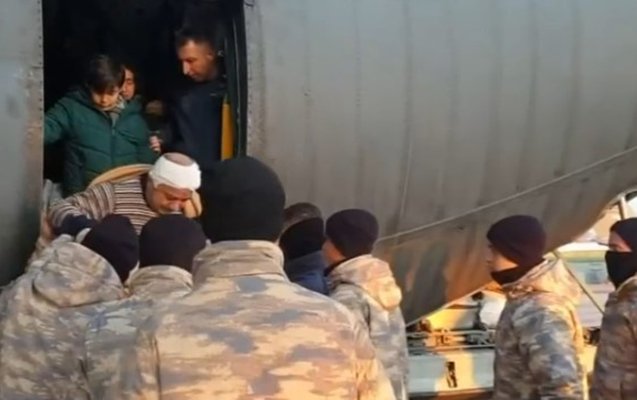 Zəlzələdə xəsarət alanlar Ərdoğanın təyyarəsi ilə xəstəxanalara aparıldı