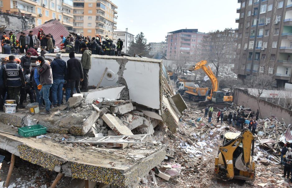 Zəlzələdə Türkiyə iqtisadiyyatına 84 milyard dollar ziyan dəyib? Zəlzələdə Türkiyə iqtisadiyyatına 84 milyard dollar ziyan dəyib?
