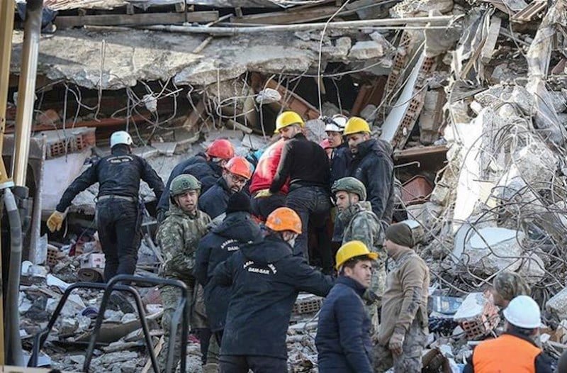 Türkiyədə zəlzələ bölgəsində oğurluq edən iki erməni SAXLANILDI Türkiyədə zəlzələ bölgəsində oğurluq edən iki erməni SAXLANILDI