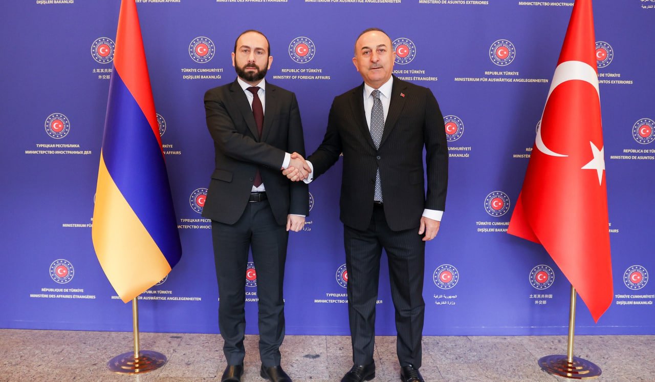 Mirzoyan və Çavuşoğlu İpək Yolu körpüsünün bərpası barədə RAZILIĞA GƏLDİLƏR 