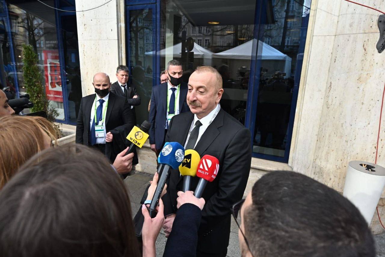 İlham Əliyev Münxendə televiziya kanallarına müsahibə verib - FOTO/VİDEO