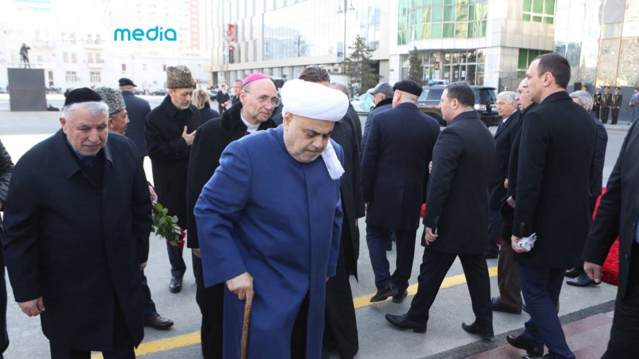 Allahşükür Paşazadə Azərbaycanın İrandakı səfirliyinə hücumu PİSLƏDİ - FOTO - foto 5