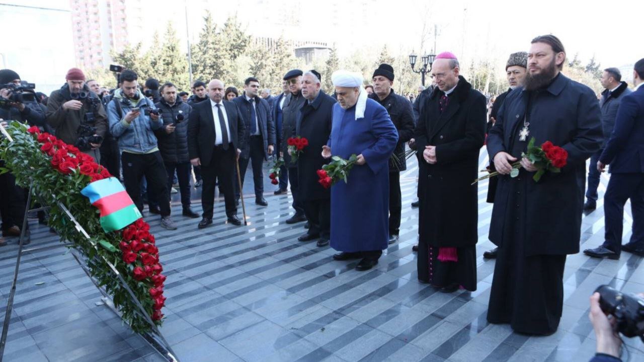 Allahşükür Paşazadə Azərbaycanın İrandakı səfirliyinə hücumu PİSLƏDİ - FOTO - foto 4