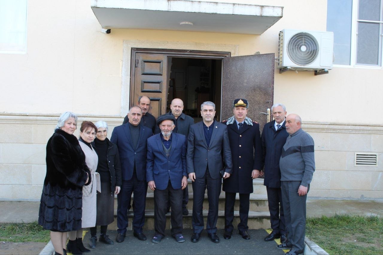 Xocalı qurbanlarının ailə üzvləri ziyarət edildi - FOTO