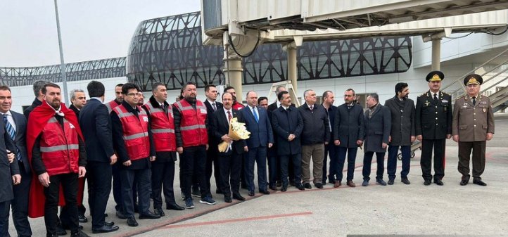 238 xilasedicimiz Bakıya qayıtdı - Hava Limanında qarşılanma mərasimi keçirildi