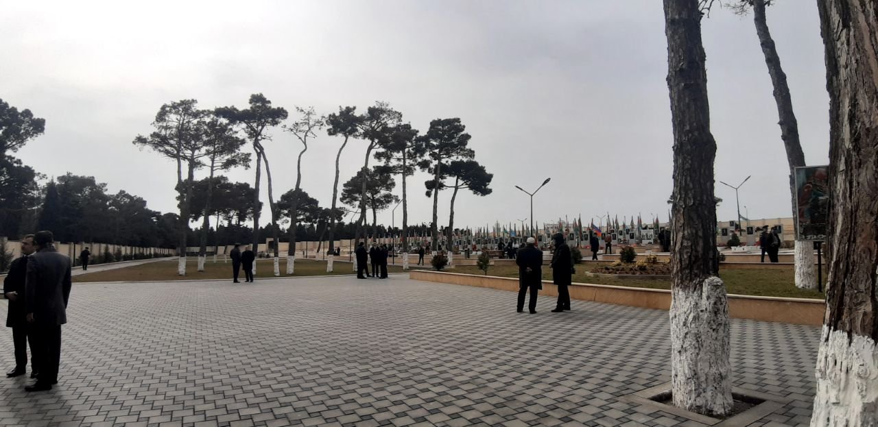 Şəhriyar Əlibəylinin nəşi Şəhidlər xiyabanına gətirildi - FOTO/VİDEO - foto 9