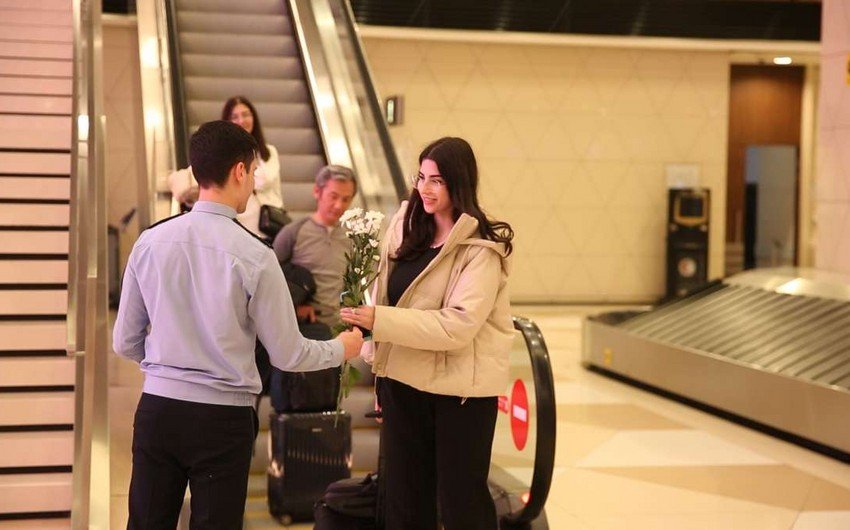 Bakıya gələn xanımlar aeroportda belə qarşılandı – VİDEO   - foto 6