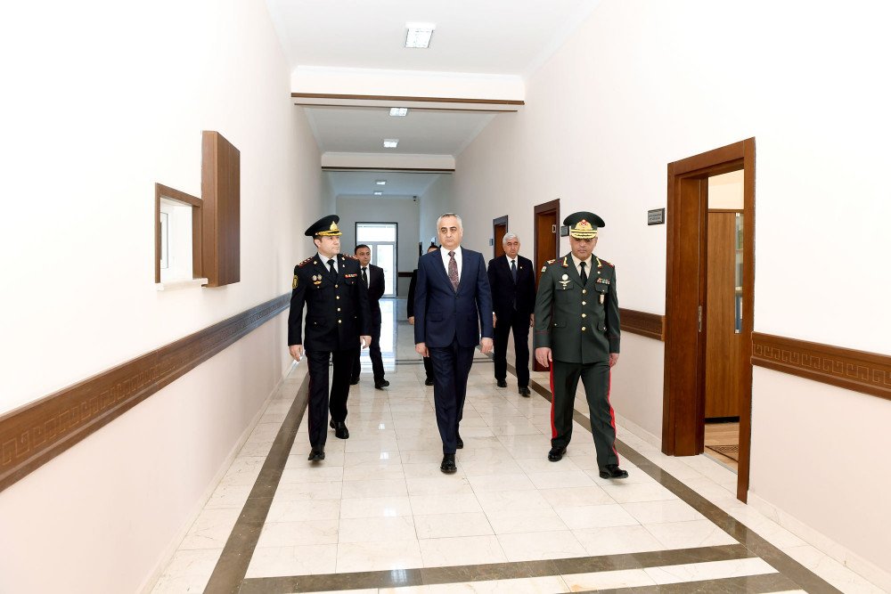 Prezidentin səlahiyyətli nümayəndəsi Daxili Qoşunların Şərurdakı hərbi hissəsinə baş çəkdi - FOTO