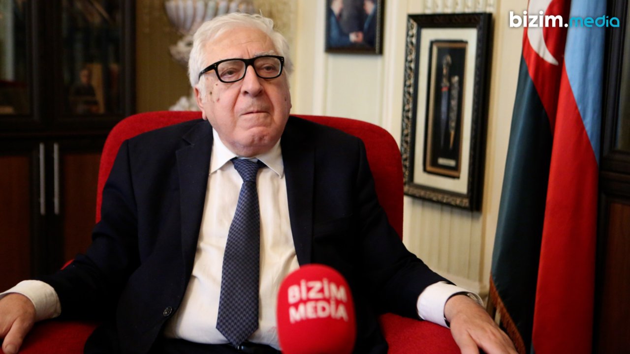 “Özümü altıncı mərtəbədə daha xoşbəxt hiss edirəm” – Yazıçı Anarla VİDEOMÜSAHİBƏ “Özümü altıncı mərtəbədə daha xoşbəxt hiss edirəm” – Yazıçı Anarla VİDEOMÜSAHİBƏ