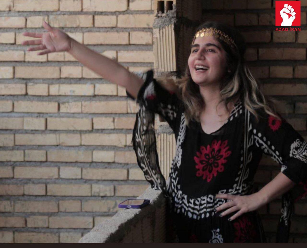 İranda həbsdən yenicə çıxan qadın fəal Xameneyini söydüyü üçün yenidən SAXLANILDI  - foto 1