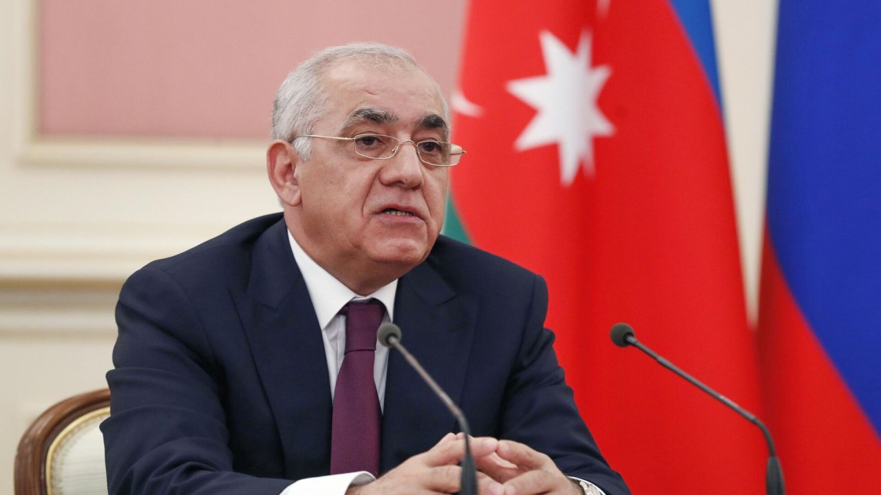 Baş nazir: “Azərbaycan neftinin büdcə qiyməti artırıla bilər, süni qiymət artımları isə...”