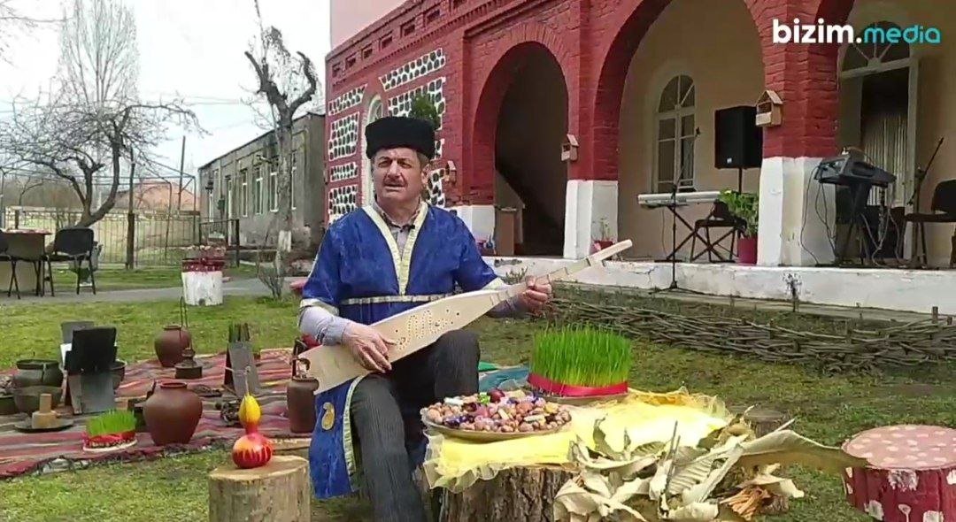 Məşhur tambur ifaçısı Bizim.Media vasitəsi ilə xalqımızı təbrik etdi - VİDEO 
