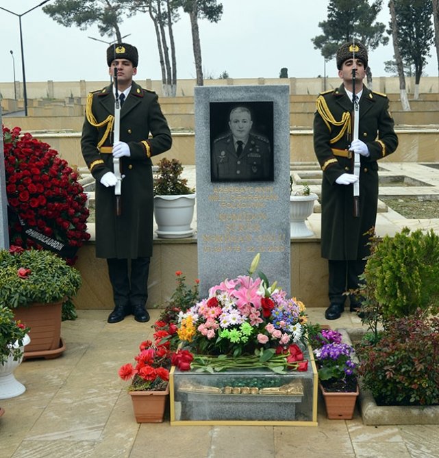 Milli Qəhrəman Şükür Həmidov anıldı - FOTO  - foto 3