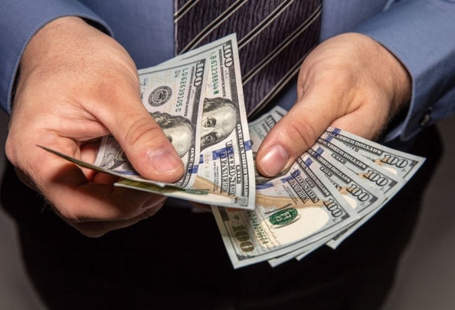 Fiziki şəxslərin əmanətlərinin dollarlaşması azalıb