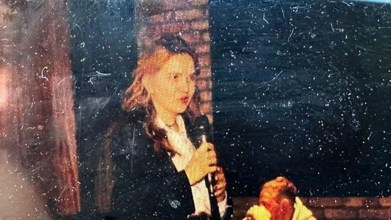 Rusiyalı hərbi müxbirin ölümünə səbəb olan qızın FOTOSU YAYILDI