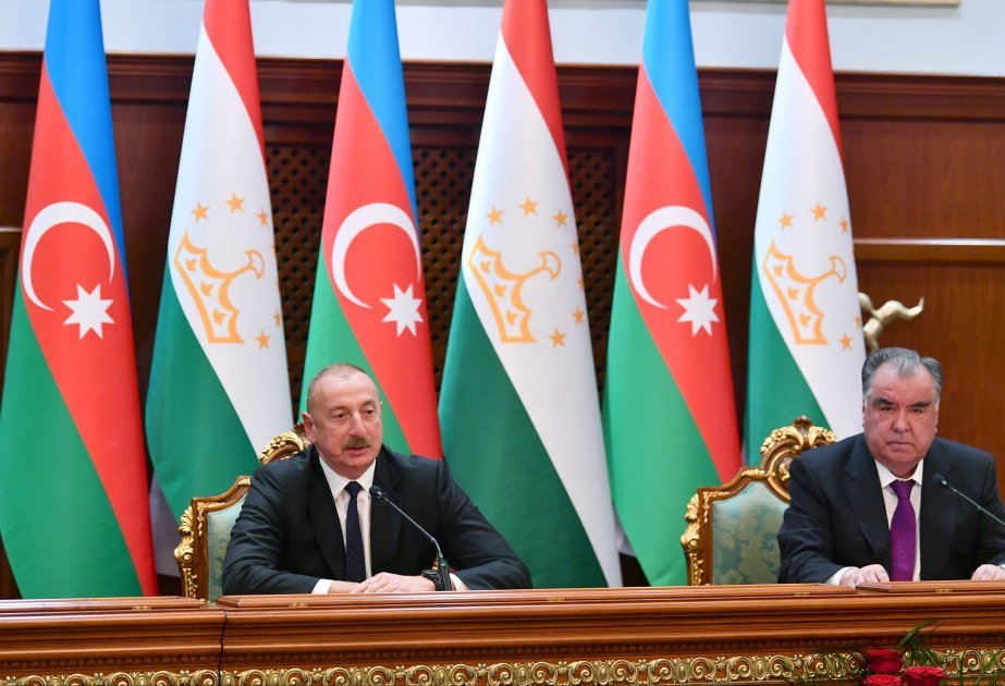 İlham Əliyev tacikistanlı həmkarını Azərbaycana səfərə dəvət etdi 