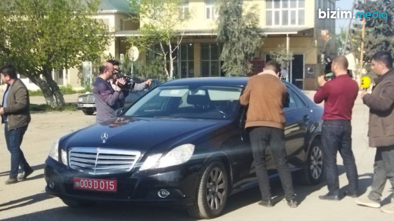 İranlı diplomatların ailələri Azərbaycanı tərk etdi - FOTO/VİDEO - foto 3