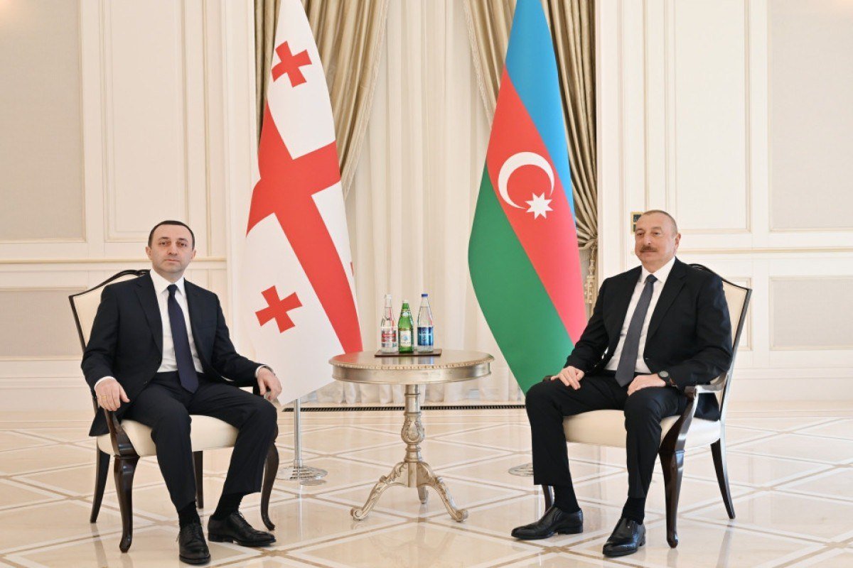 Bakı-Tbilisi-Qars dəmir yolunun genişləndirilməsi liderlərin GÜNDƏMİNDƏ Bakı-Tbilisi-Qars dəmir yolunun genişləndirilməsi liderlərin GÜNDƏMİNDƏ