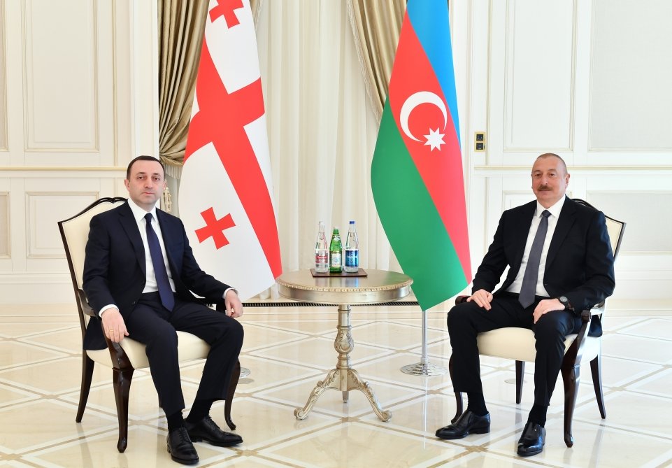 İlham Əliyevin adından Gürcüstanın Baş nazirinin şərəfinə nahar verilib