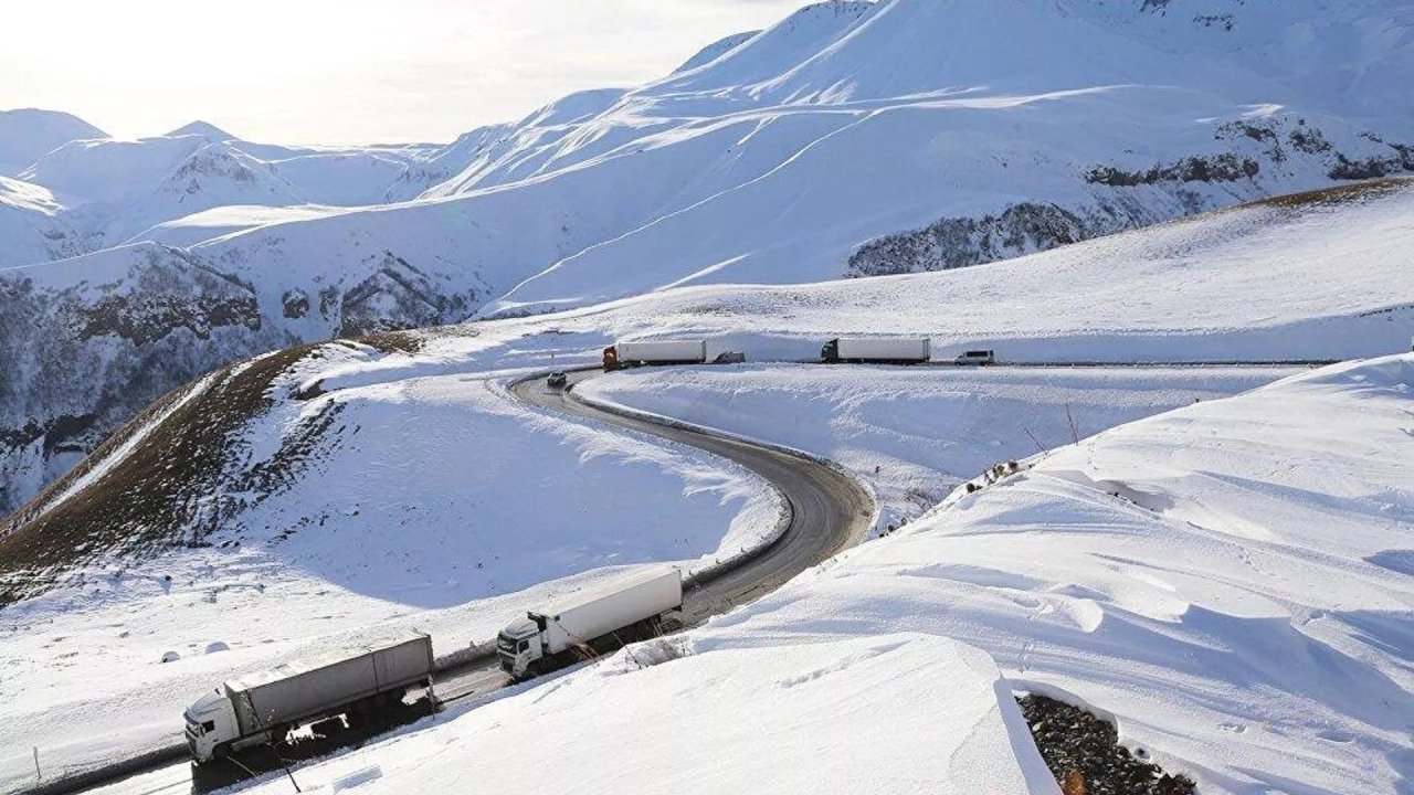 Ermənistanı Rusiyaya birləşdirən yeganə yol BAĞLANDI 