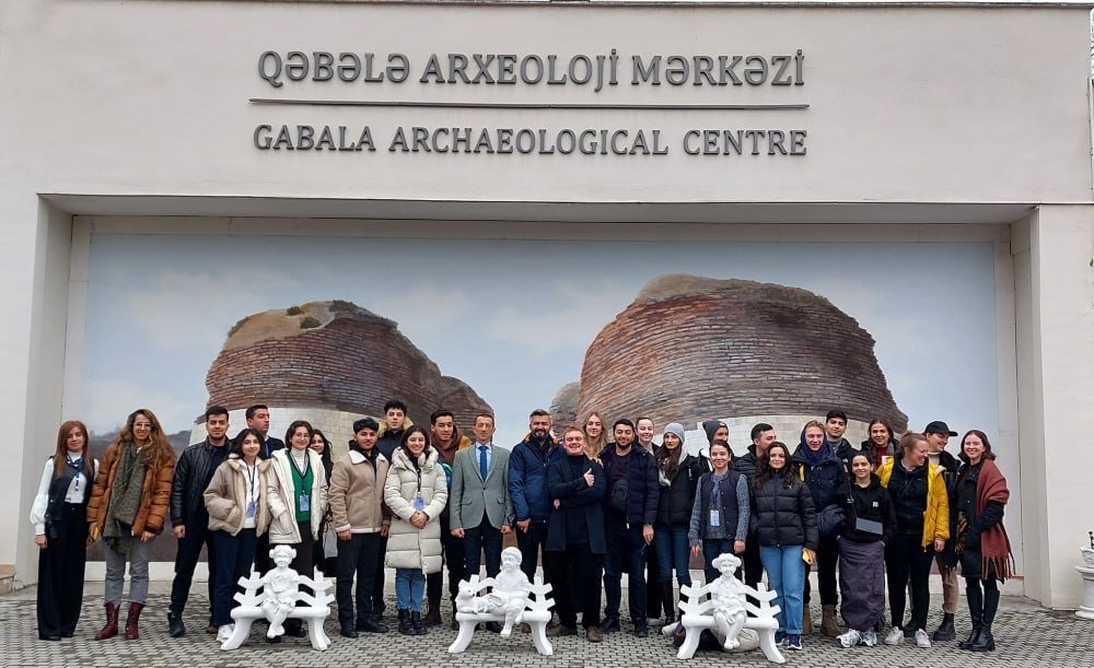 Qəbələ Dövlət Tarix-Bədii Qoruğunu 3 ay ərzində 12 ölkədən gələn turist ZİYARƏT EDİB - FOTO Qəbələ Dövlət Tarix-Bədii Qoruğunu 3 ay ərzində 12 ölkədən gələn turist ZİYARƏT EDİB - FOTO