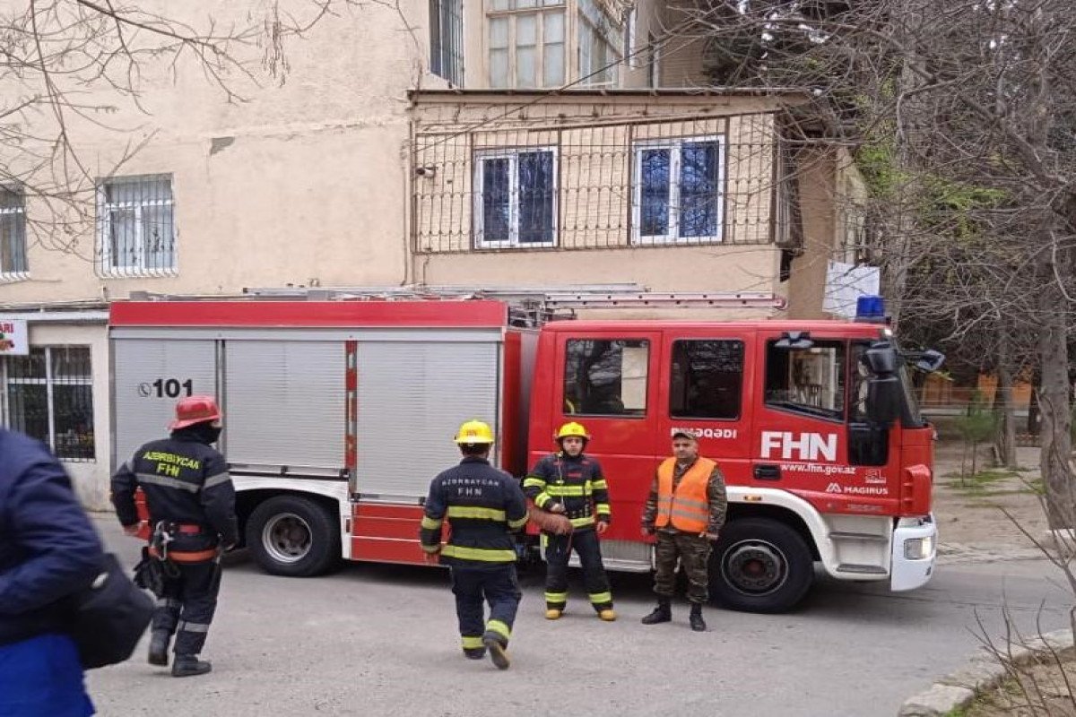 Bakıda çoxmərtəbəli binada partlayış olub, yaralı var - FOTO/VİDEO
