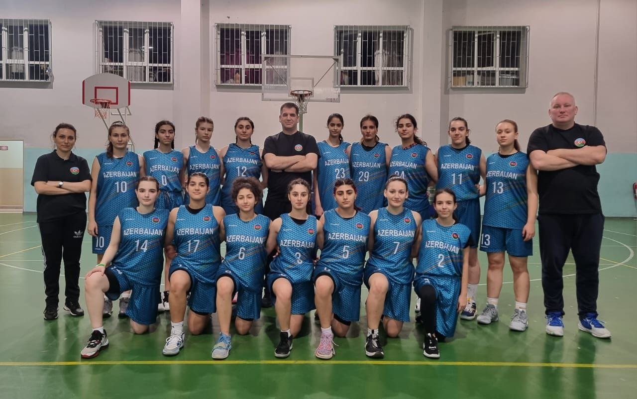 Basketbolçu qızlarımız Türkiyəyə yollanıb - FOTO  - foto 2