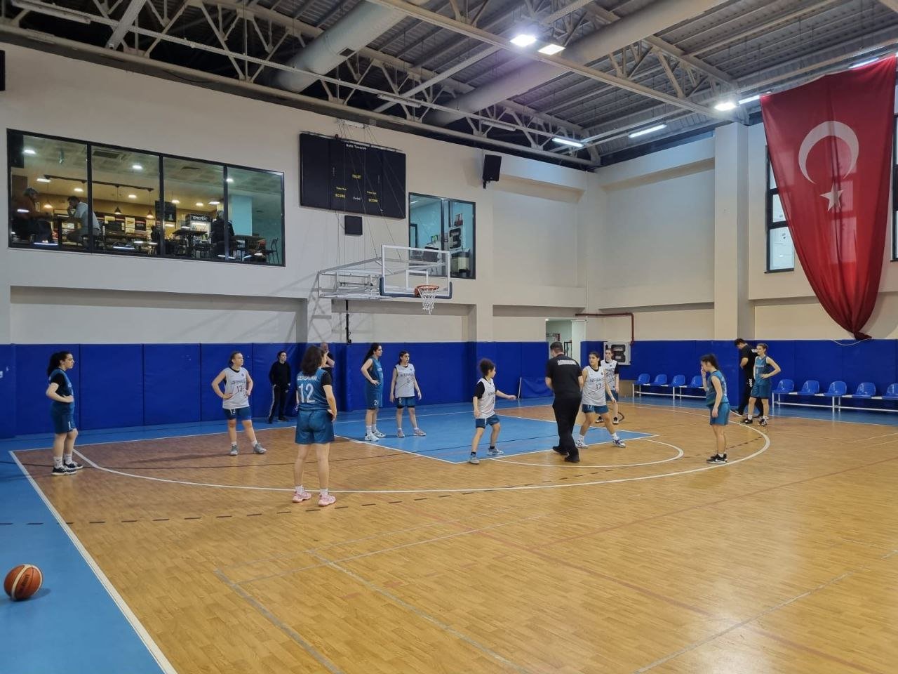 Basketbolçu qızlarımız Türkiyəyə yollanıb - FOTO  - foto 1