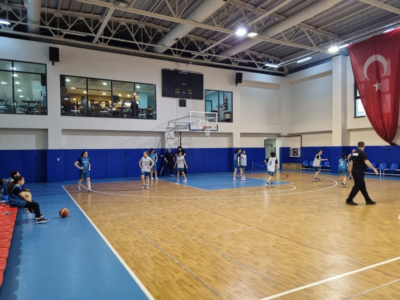 Basketbolçu qızlarımız Türkiyəyə yollanıb - FOTO 