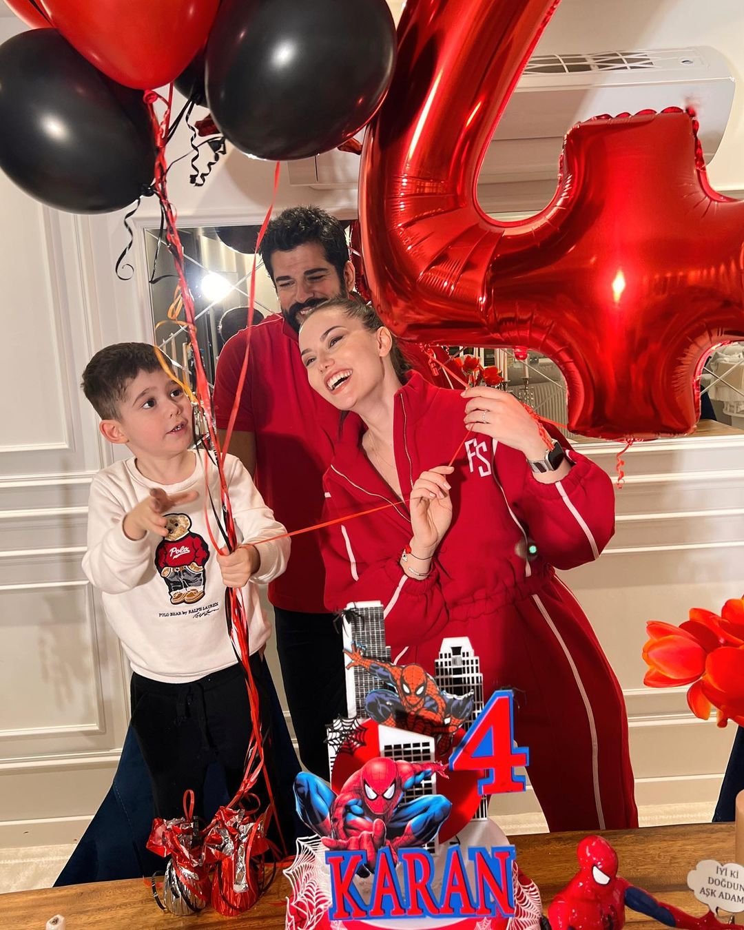 Fahriye və Burakdan övladlarına doğum günü SÜRPRİZİ - FOTO  - foto 3