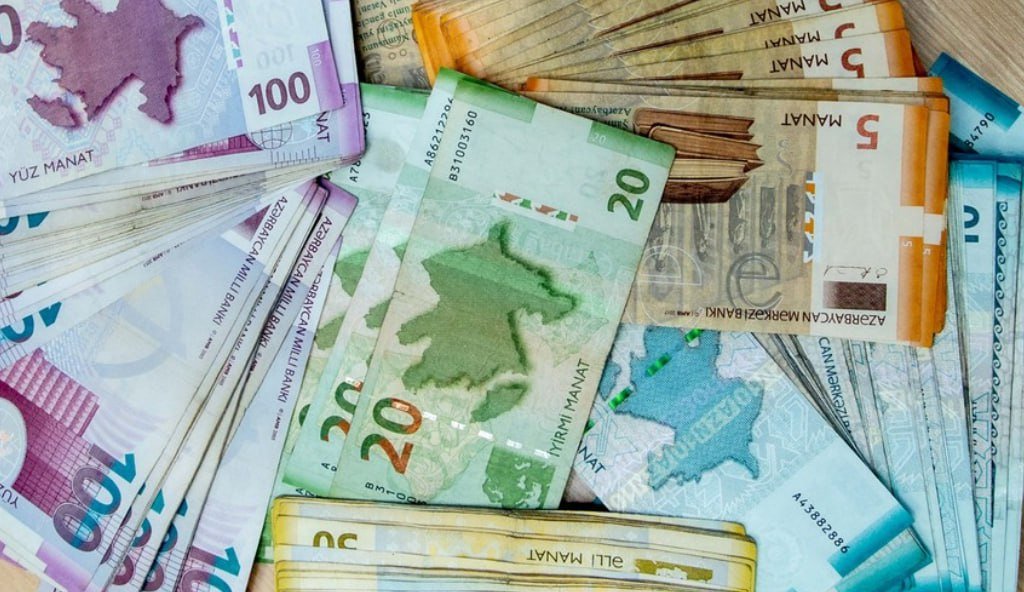 Banklara qoyulan kredit ilk dəfə 20 milyard manatı keçdi