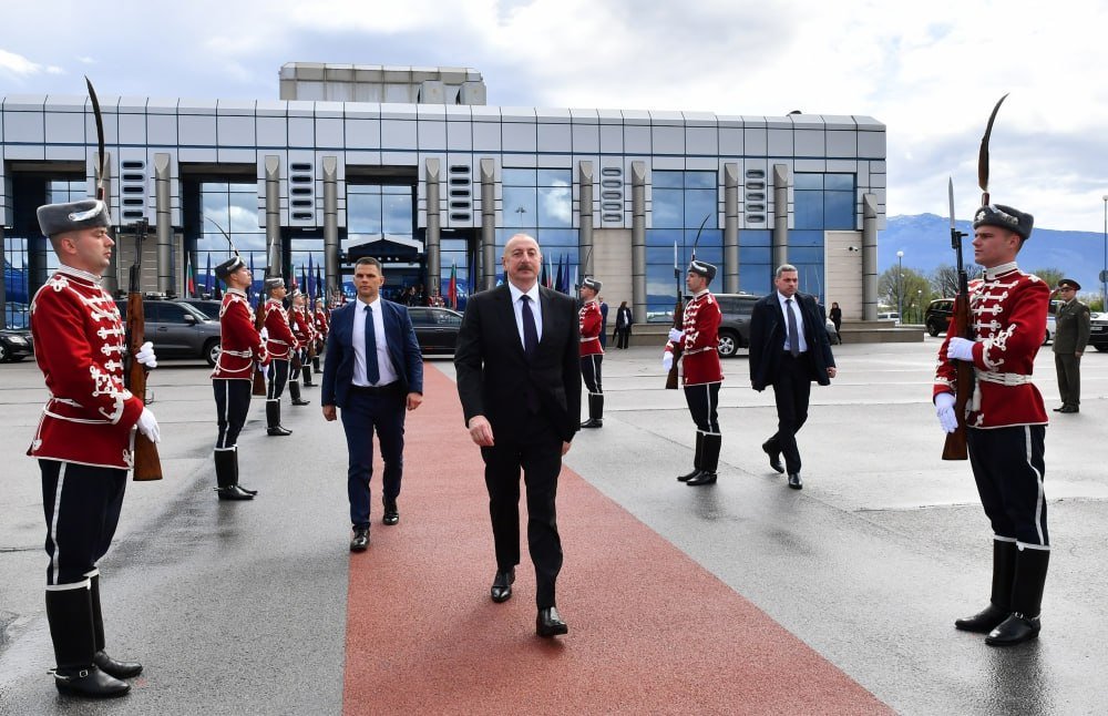 İlham Əliyevin Bolqarıstana işgüzar səfəri başa çatdı - FOTO