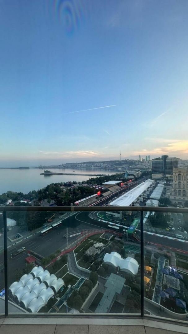 Türkiyəli aktrisa “Formula 1”dən  görüntülər paylaşdı - FOTO/VİDEO - foto 1