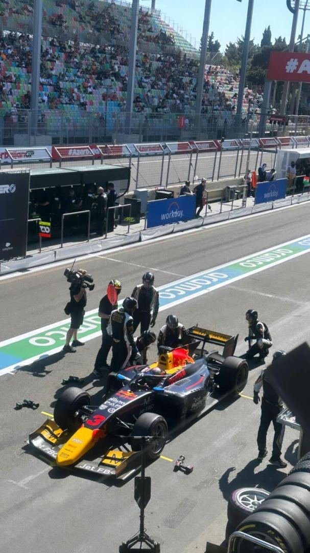 Türkiyəli aktrisa “Formula 1”dən  görüntülər paylaşdı - FOTO/VİDEO - foto 2