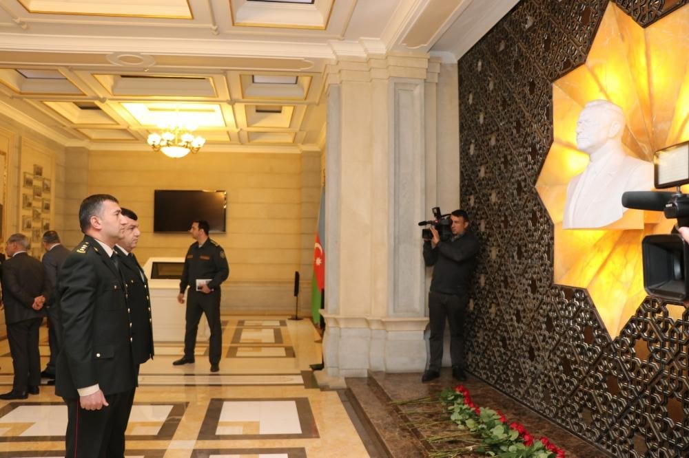 Hərbi Prokurorluqda Heydər Əliyevin 100 illik yubileyi münasibətilə tədbir KEÇİRİLDİ - FOTO  - foto 6