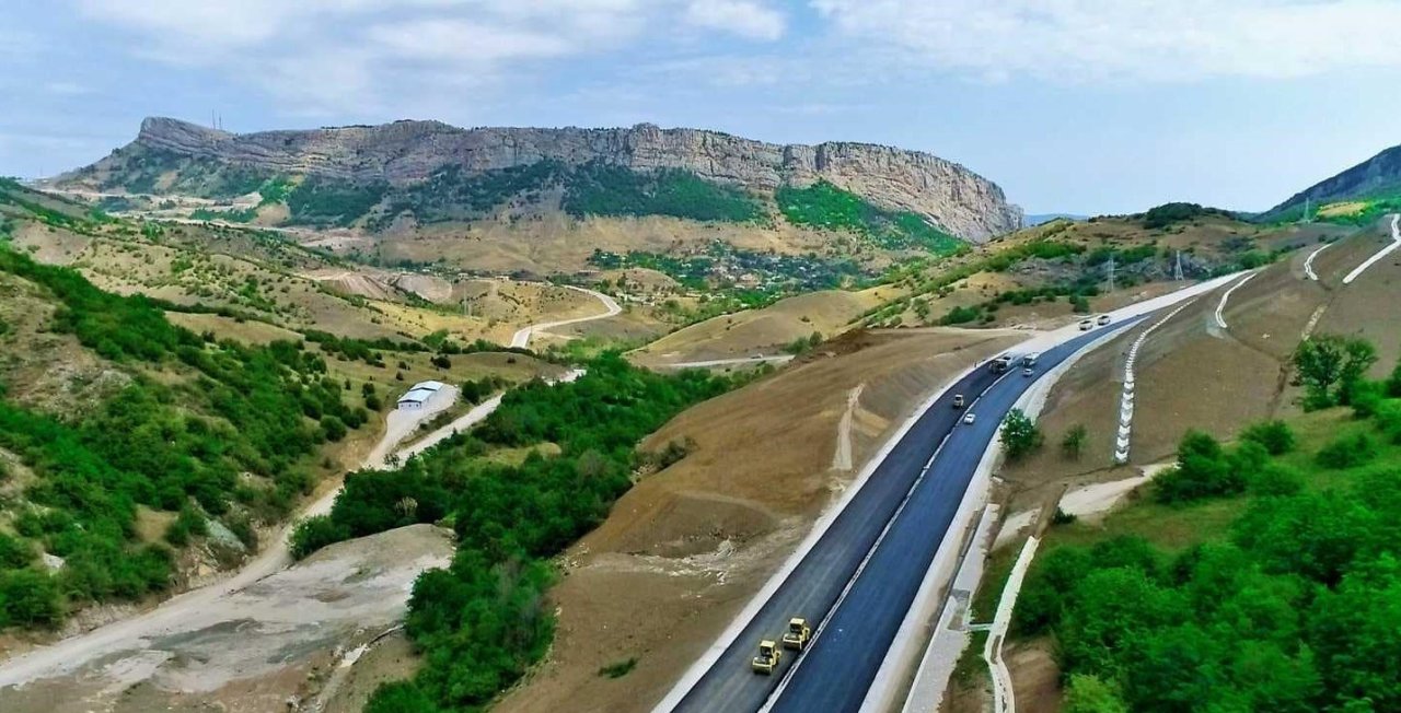 Füzuli şəhərinin daxili yol-küçə şəbəkəsinin təməli qoyulub