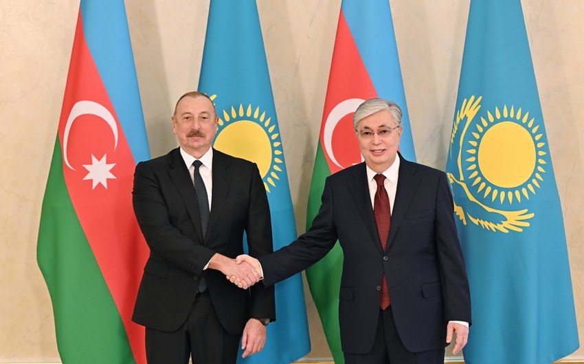 İlham Əliyev Tokayevi təbrik etdi İlham Əliyev Tokayevi təbrik etdi
