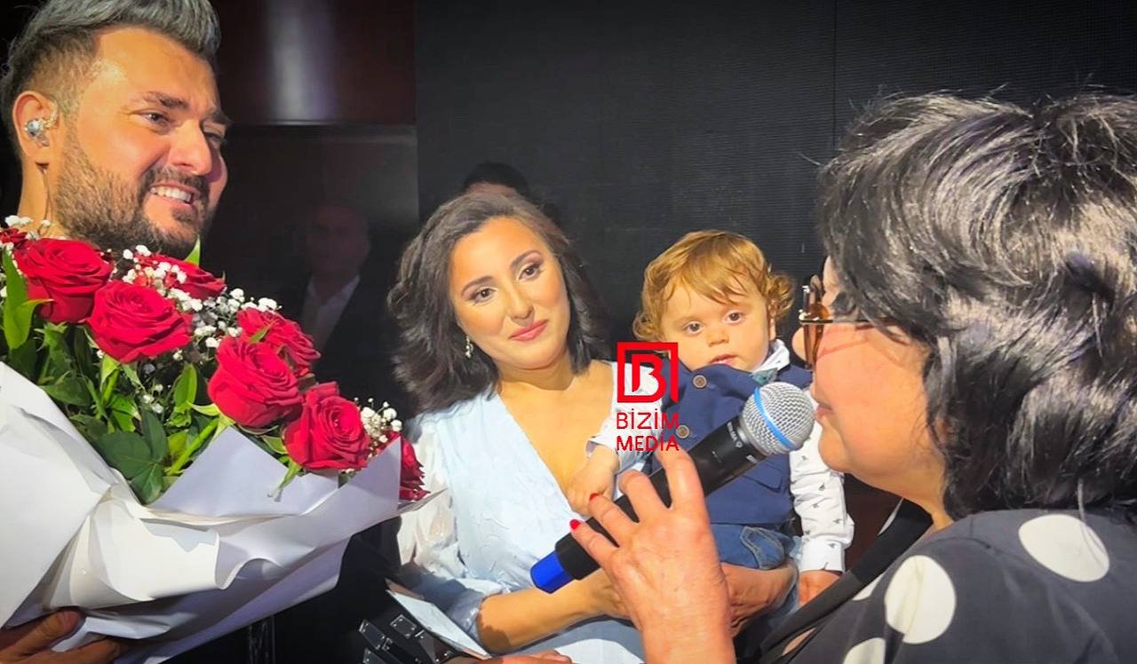 Flora Kərimova qızı və nəvəsi ilə Murad Arifin konsertində - VİDEO 