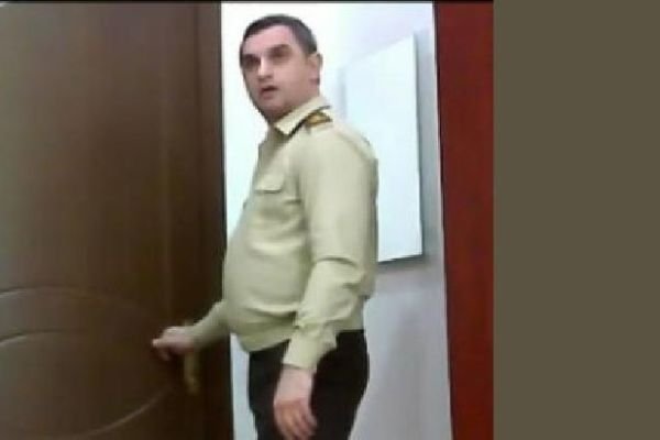 İntim videoları yayılan FHN-in keçmiş polkovnikinə HÖKM OXUNDU