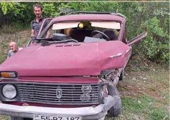 Şəkidə iki avtomobil TOQQUŞDU: Yaralananlar var – FOTO Şəkidə iki avtomobil TOQQUŞDU: Yaralananlar var – FOTO