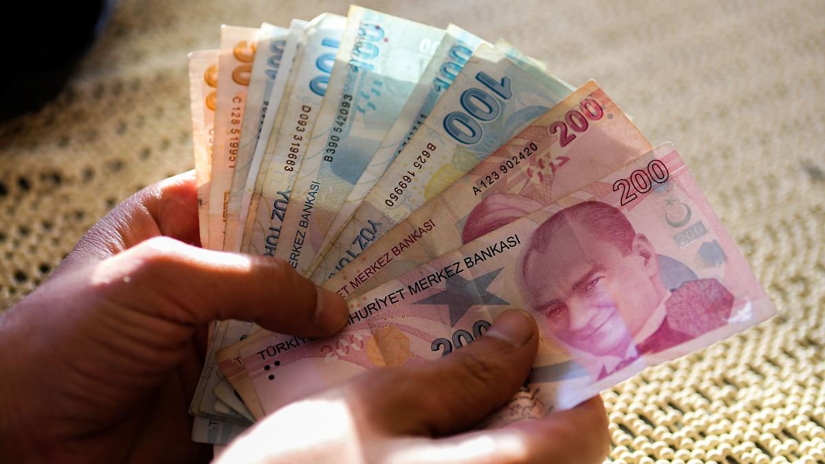 Bir dollar 20 lirəni keçdi Bir dollar 20 lirəni keçdi