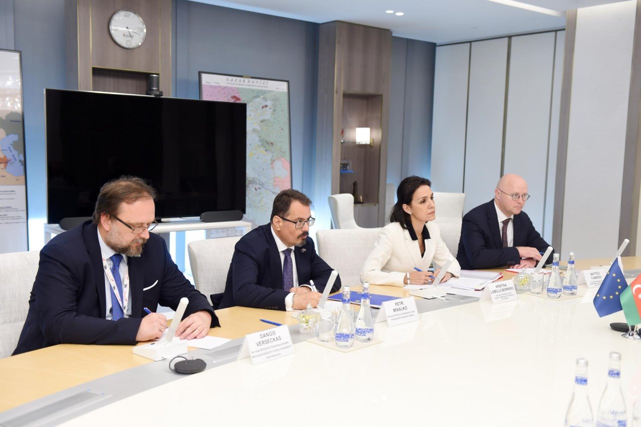 SOCAR və Avropa Komissiyası Cənub Qaz Dəhlizinin genişləndirilməsi məsələsini müzakirə edib - FOTO - foto 2