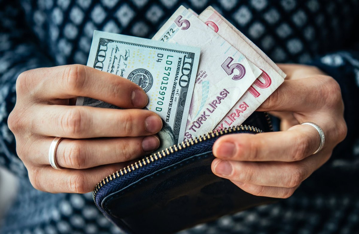 Türkiyədə dolların məzənnəsi 21 TL-ni ÖTDÜ