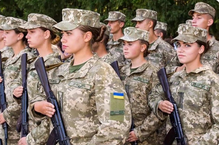 Ukrayna Ordusunda 60 mindən artıq qadın var