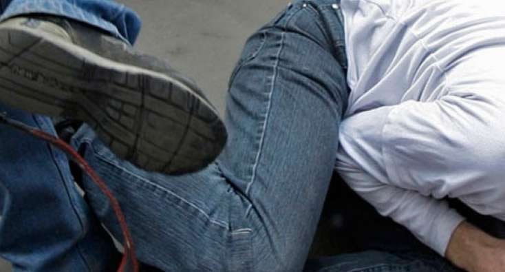 Kafedən çıxan şəxs döyüldü: Pulu və sənədləri əlindən alındı